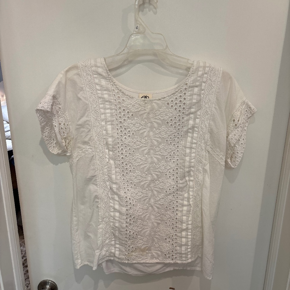 Cute white eyelet summer shirt. Size large.